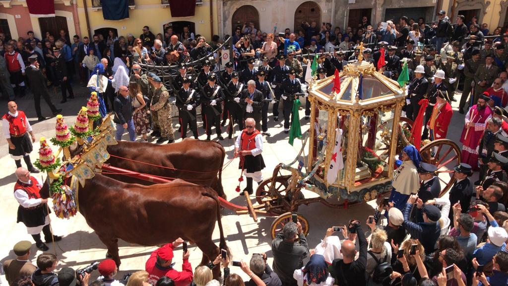 uscita del cocchio di Sant'Efisio da stampace 366°Festa di Sant'Efisio 
